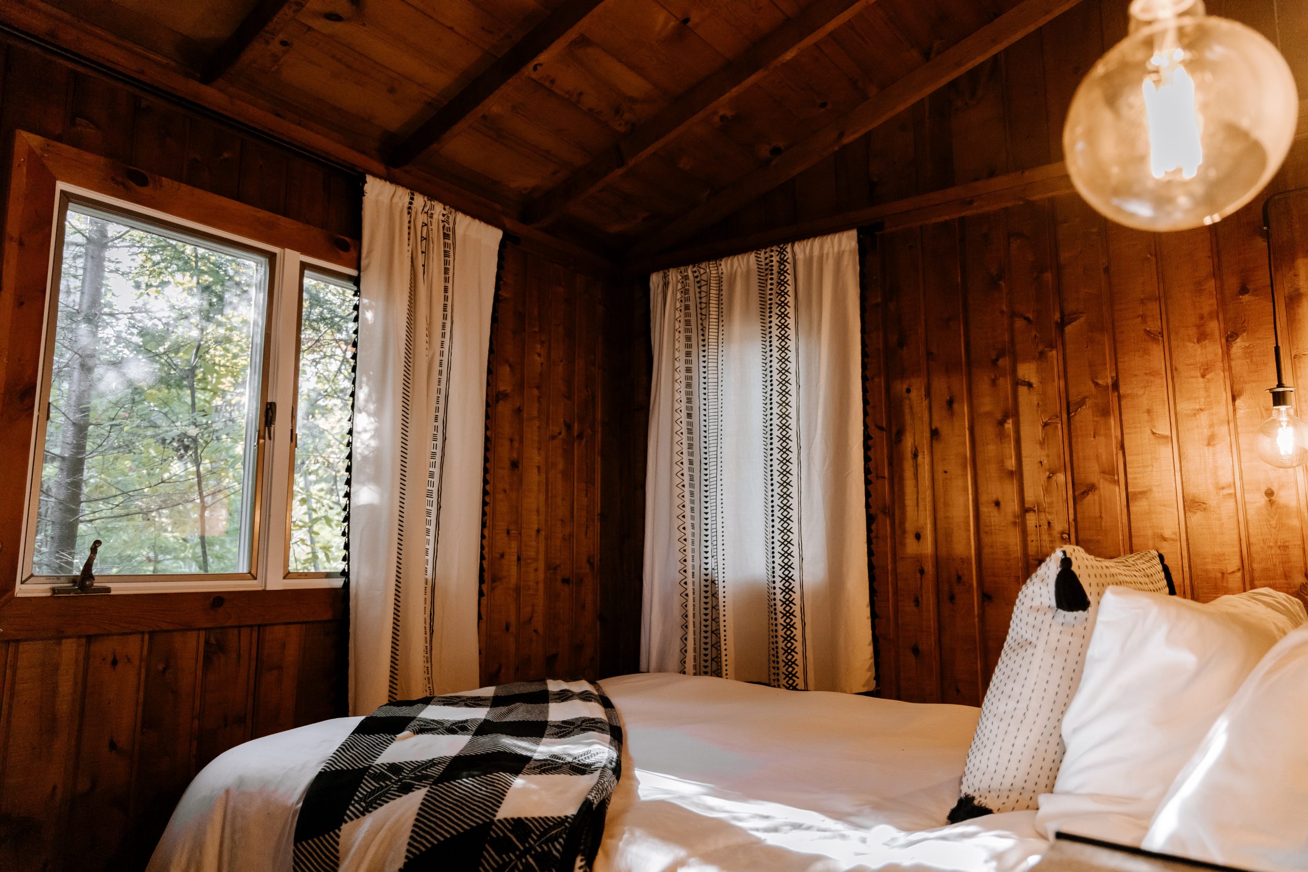 Thiết kế phòng ngủ homestay - Cách decor đẹp mắt, thu hút khách hàng
